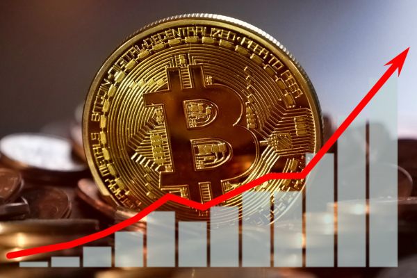Bitcoin Surges Over $28K; Solana Leads Alts Gains as Crypto Bears Lose $94M